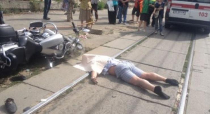 В Киеве погиб байкер – поскользнулся на рельсах