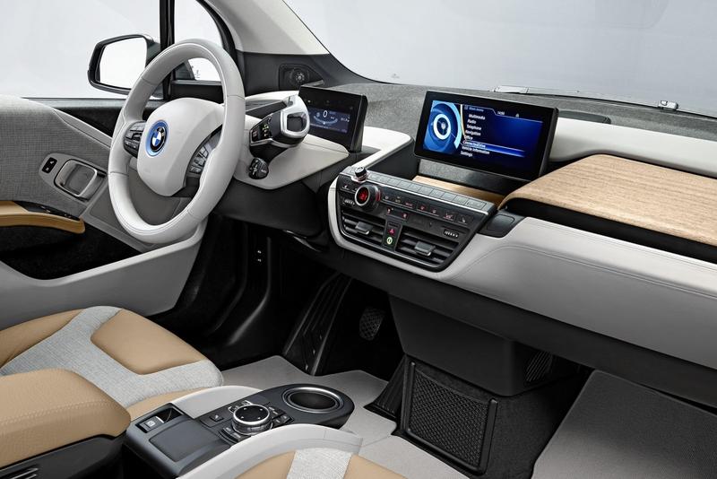 Представлен серийный BMW i3 с двигателем от скутера / BMW