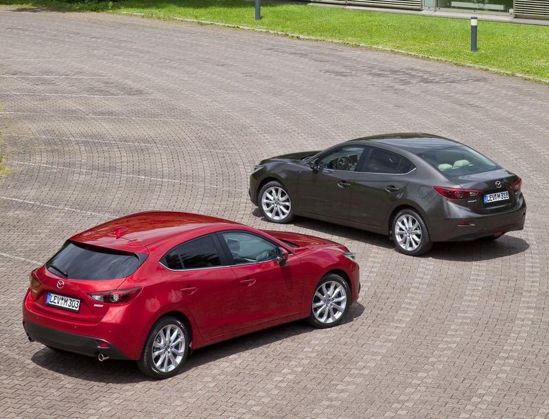 Новые Peugeot 308 и Mazda3 впервые показали публике / Mazda
