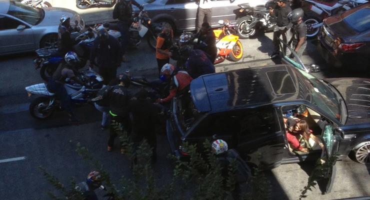 Самосуд: байкеры избили водителя Range Rover (ВИДЕО)