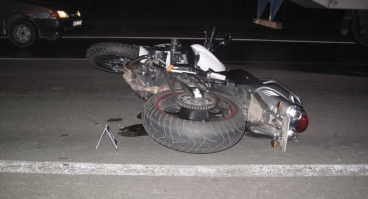 ВИДЕО как в Киеве Audi насмерть сбила мотоциклиста