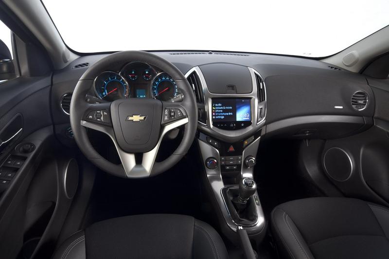 Новый Chevrolet Cruze: интерьер уже рассекречен / Chevrolet