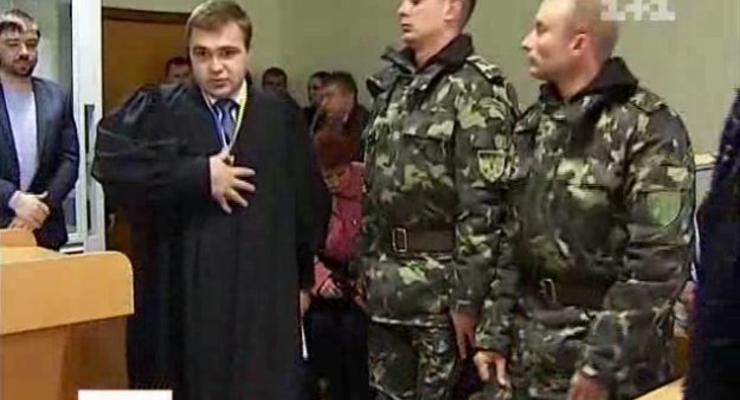 Ел мороженое, ехал на задание: в Киеве судят СБУшника