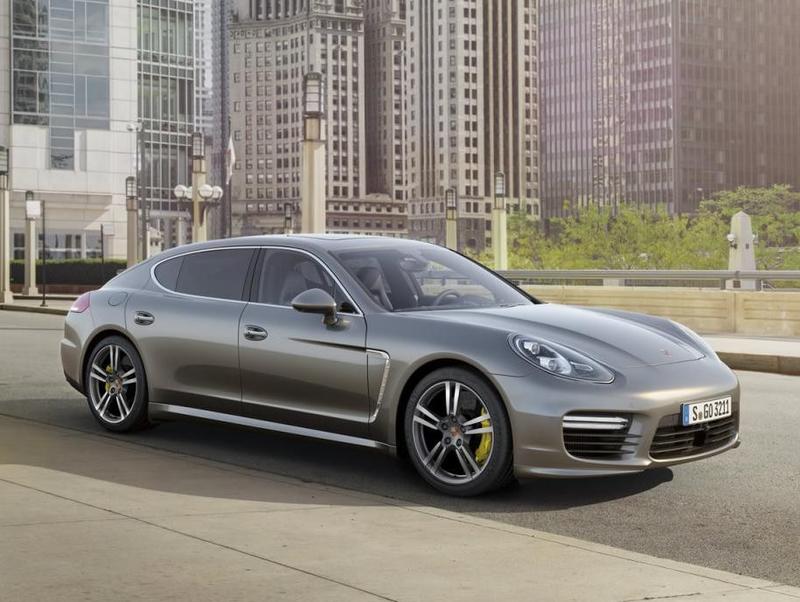 Супермощный Porsche Panamera: названа цена в Украине / Porsche
