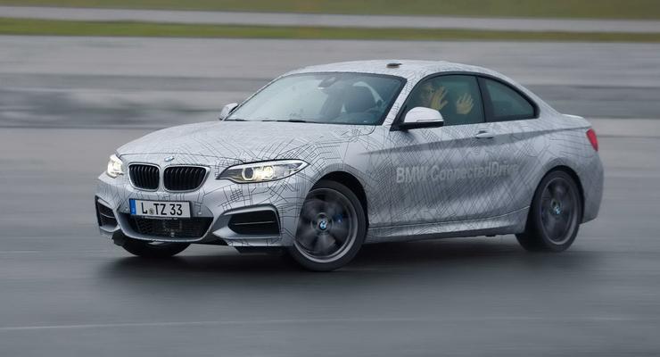 Дрифт без рук: BMW показал возможности автопилота