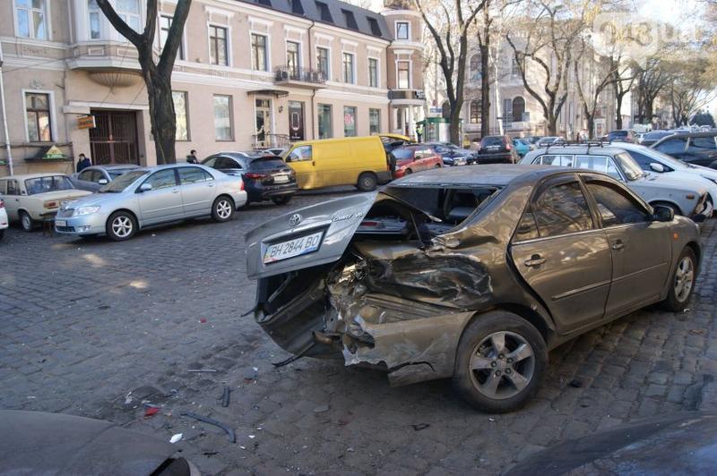 В Одессе студентка на BMW разбила 5 автомобилей / 048.ua