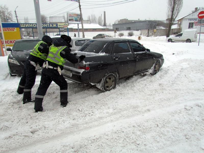 Снежный коллапс: ГАИ сообщила, где перекрыты дороги / sai.gov.ua