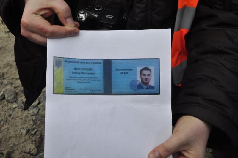 Супервнедорожник Януковича разбили на Майдане / tyzhden.ua