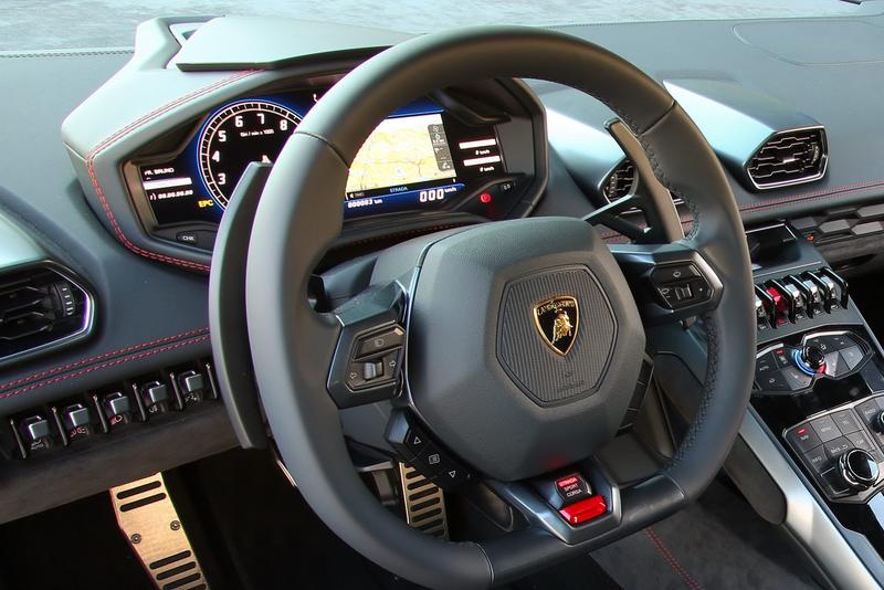 Ураган в Женеве. Новый Lamborghini показали публике / carscoops.com