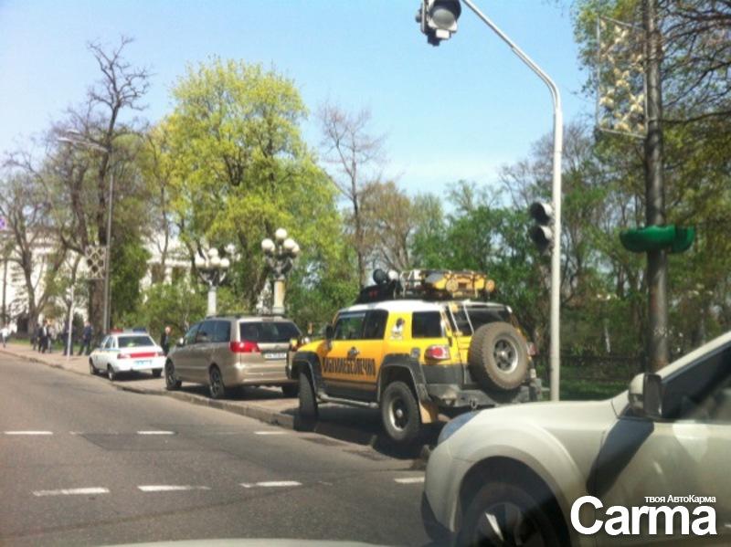 Герой Автомайдана «достал» киевлян наглой парковкой / autocarma.org