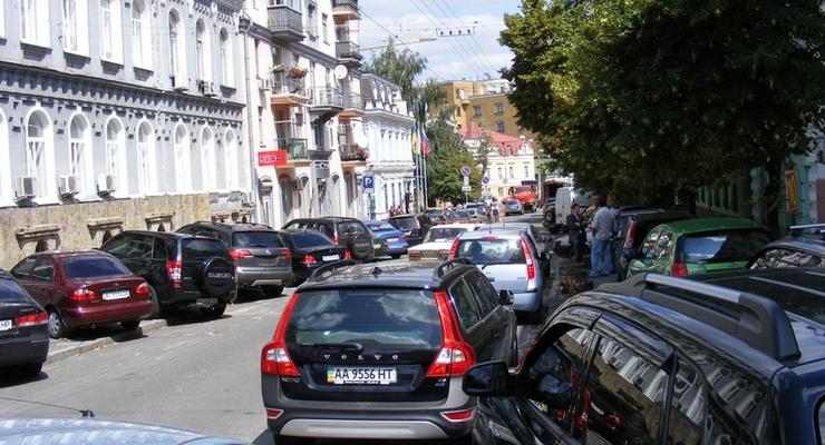 Примеры того, как паркуются водители в Киеве