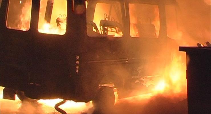 В Днепровском районе за пару часов сгорели 10 машин