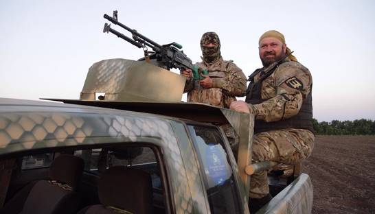 Тачанки к бою. Украинские добровольцы создают военную технику (фото)