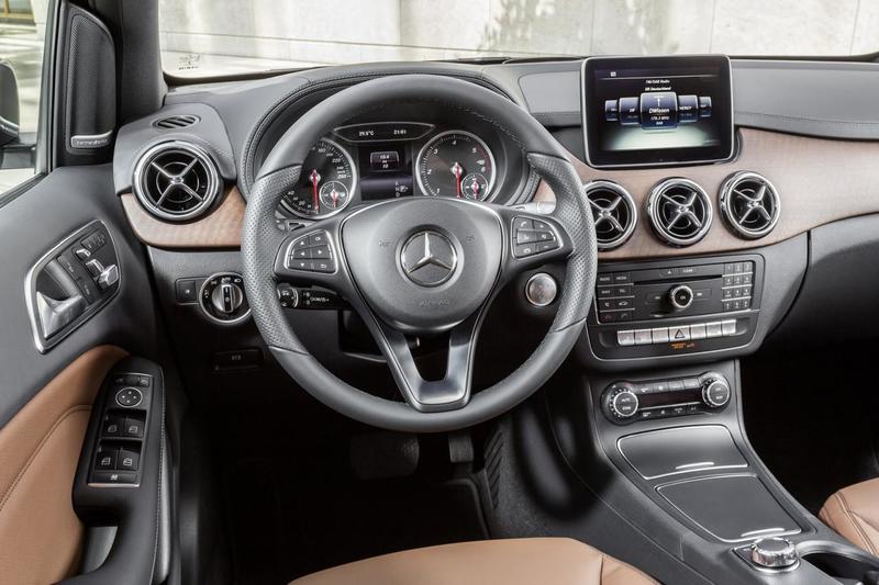 Немцы обновили дизайн и комплектацию Mercedes-Benz B-Class (фото) / Mercedes-Benz
