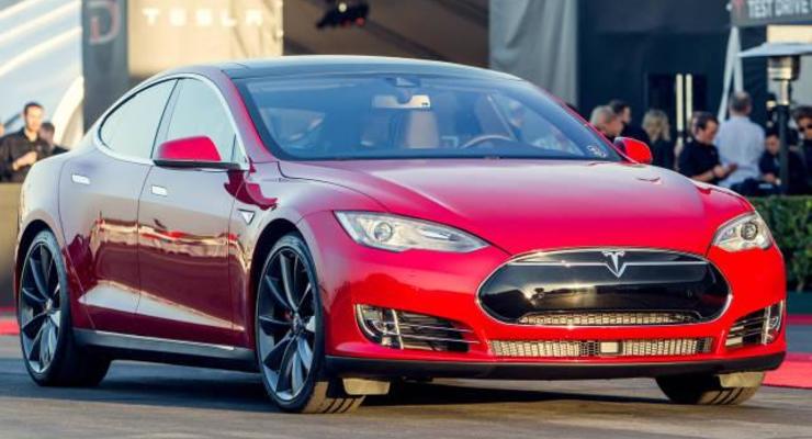 Tesla представила модель, разгоняющуюся до сотни за три секунды