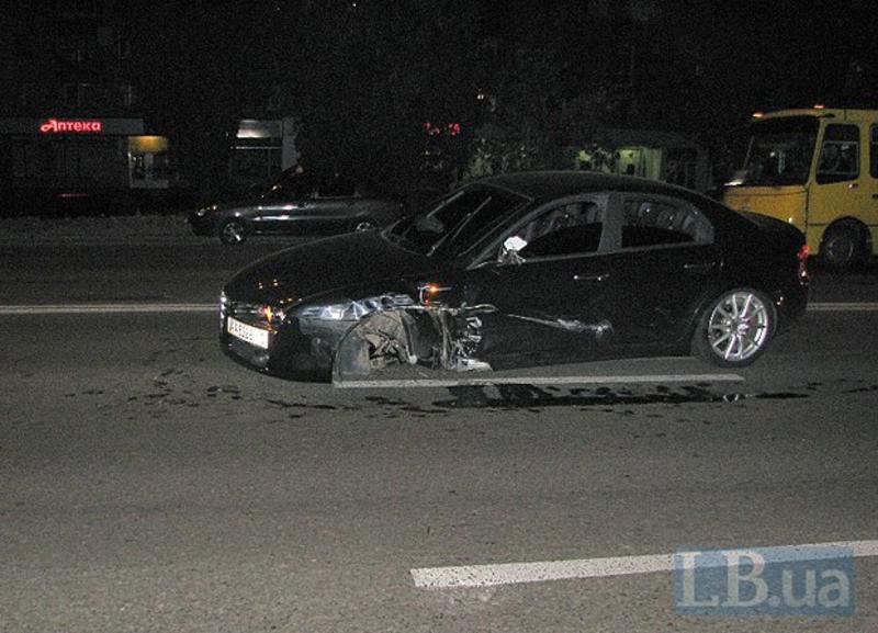 В Киеве лоб в лоб столкнулись BMW и Alfa Romeo: есть раненые (фото) / lb.ua