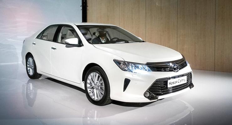 В Украине стартовали продажи обновленной Toyota Camry (фото)
