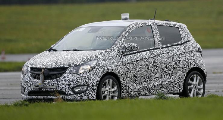 Новый хэтчбек от Opel сфотографировали на дорожных тестах