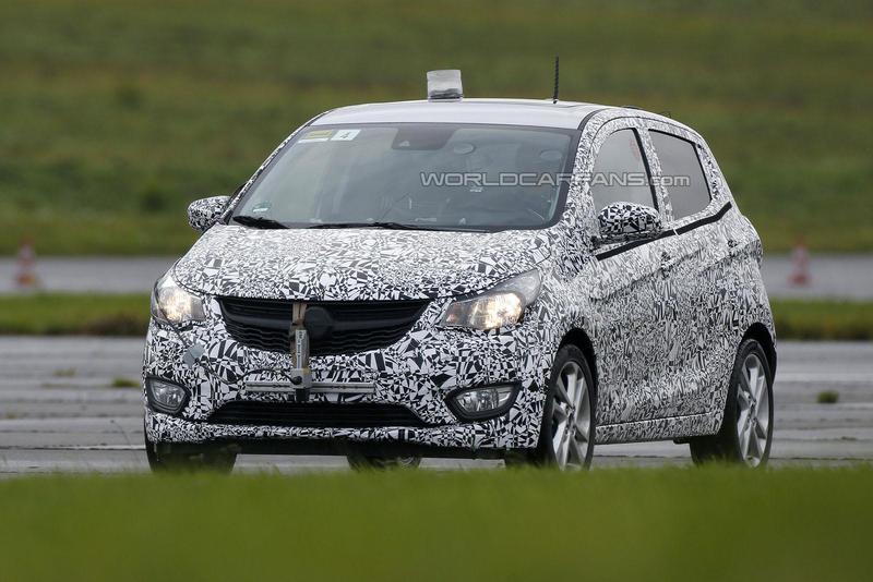 Новый хэтчбек от Opel сфотографировали на дорожных тестах / worldcarfans.com