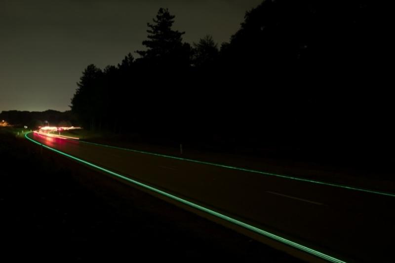 В Голландии открыли первое в Европе шоссе со светящейся разметкой (фото) / gizmag.com