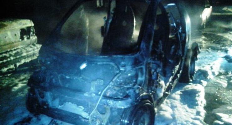 В Киеве вновь горят машины: спасатели трижды выезжали на вызовы