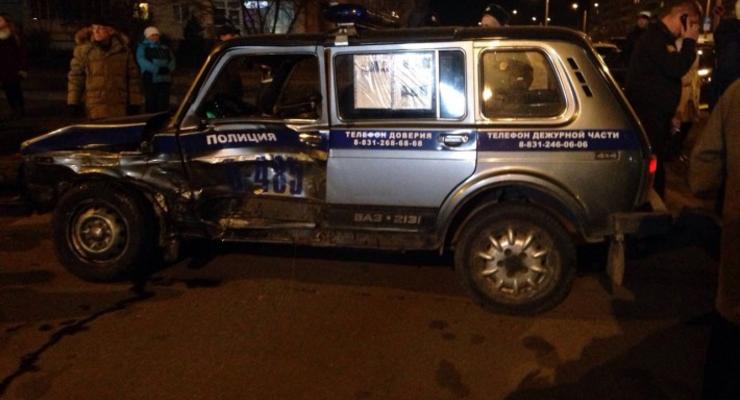 В России полицейские врезались в авто своего начальника (видео)