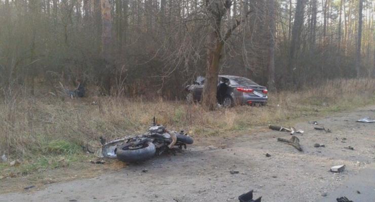Под Киевом мотоциклист спровоцировал аварию со смертельным исходом