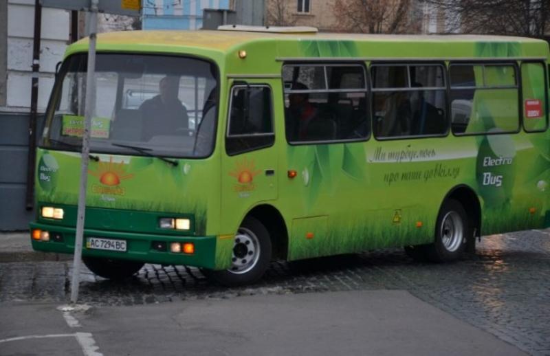 В Луцке конструкторы сделали электробус из Богдана (фото)