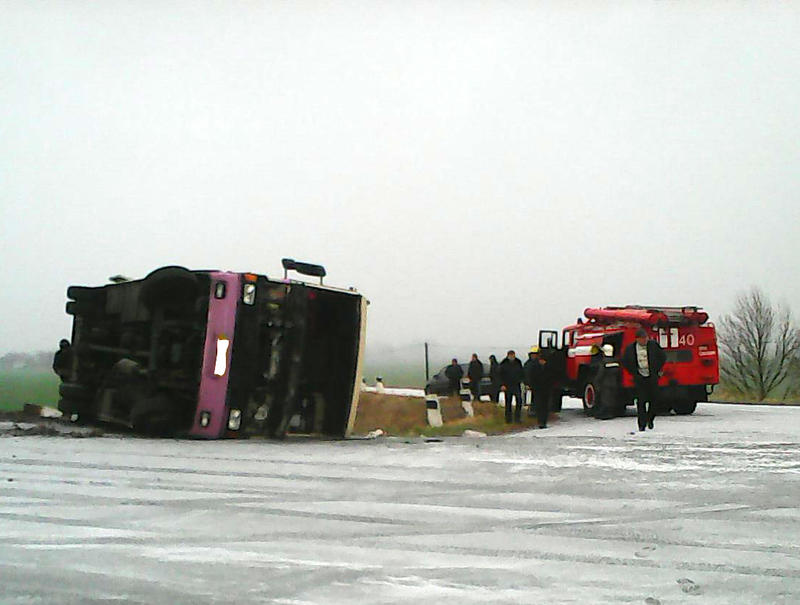 На Полтавщине перевернулся автобус: есть жертвы (фото) / mns.gov.ua