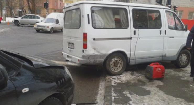 В Киеве Газель с пассажирами попала в аварию, есть раненые