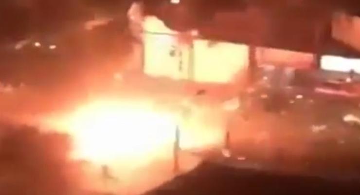 В Чили полицейский вертолет взорвался от контакта с пожарной машиной (видео)