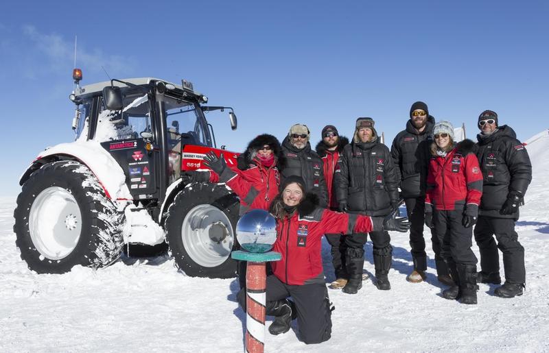 Экстремалка доехала на тракторе до Южного полюса (видео) / antarcticatwo.com