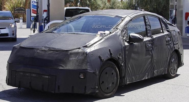 Toyota отложила на полгода появление нового Prius (фото)