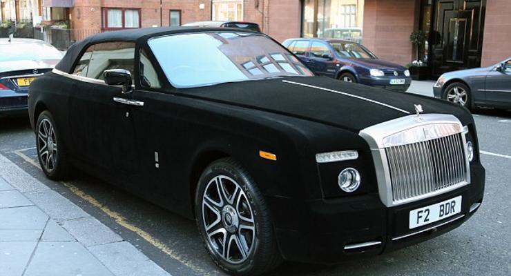 Жителей Лондона поразил бархатный Rolls Royce (видео)