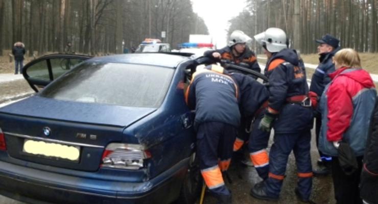 В Новый год таксист в Чернигове протаранил BMW и погиб (видео)