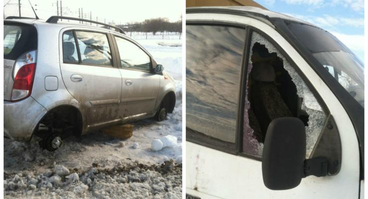 Под Одессой мародеры разграбили брошенные в снегу машины