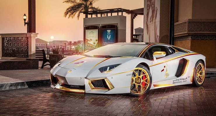 В ОАЭ представили золотой Lamborghini (фото)