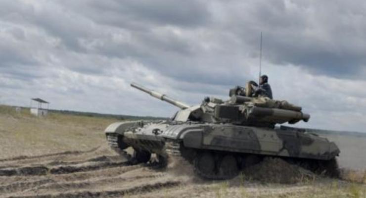 Украинской армии пообещали 40 новых танков и 50 броневиков
