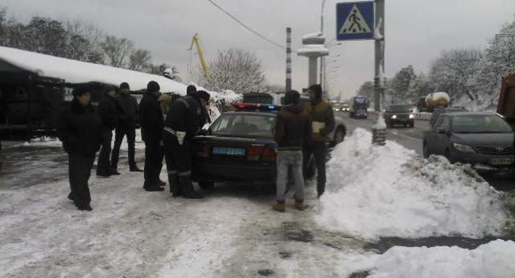 В Киеве на перекрестке столкнулись Chevrolet и Hyundai