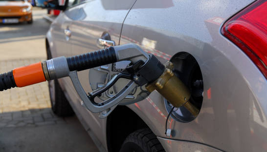 Бензин А-95+ стоит уже 25 гривен