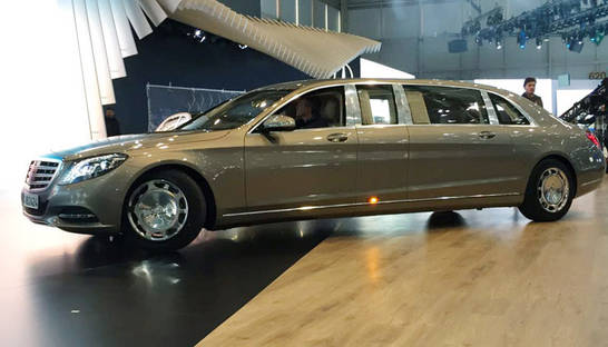Mercedes показал в Женеве свой самый дорогой лимузин (видео)