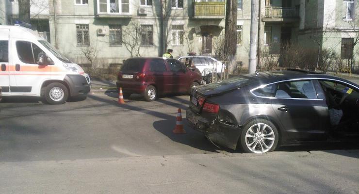 В Киеве пьяный водитель на Daewoo разбил Audi