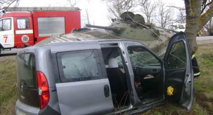 В аварии с бронемашиной на Херсонщине погиб водитель (видео)
