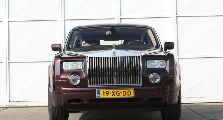 Стали известны первые подробности о внедорожнике Rolls-Royce