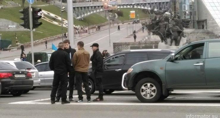 Сын Петра Порошенко попал в аварию на Крещатике - СМИ