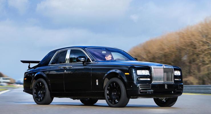 Rolls-Royce показал "мул" своего первого внедорожника (фото)