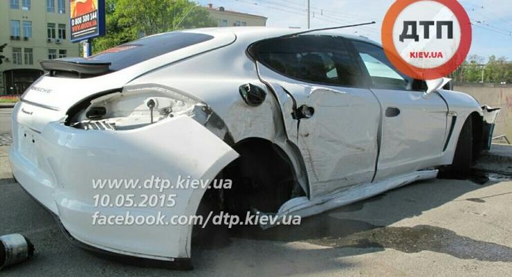 В Киеве на майских разбились два Porsche, есть пострадавшие