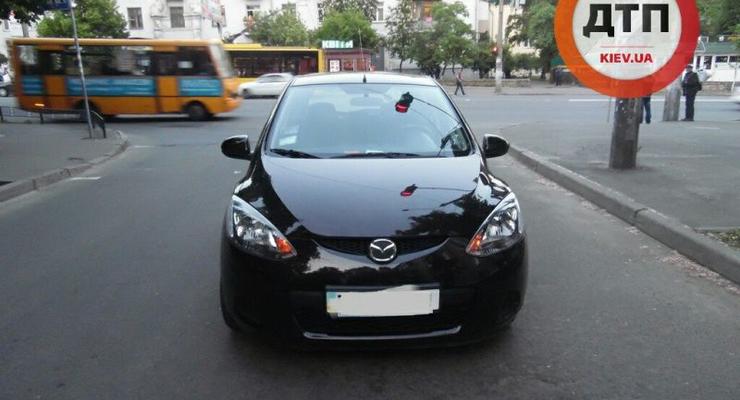 В Киеве ДТП водитель Mazda 2 сбила ребенка на переходе