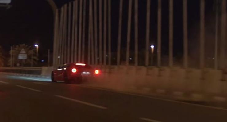 Суперкар Ferrari F12 Berlinetta разбили в Дубае (видео)