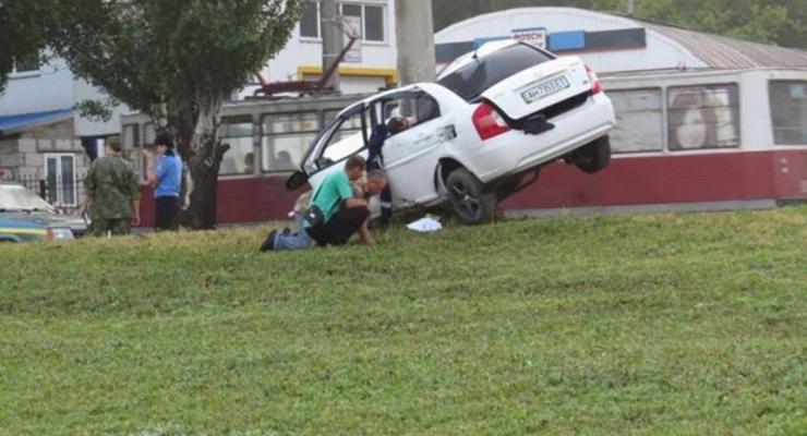 В Мариуполе авто чуть не разорвало на части в результате ДТП